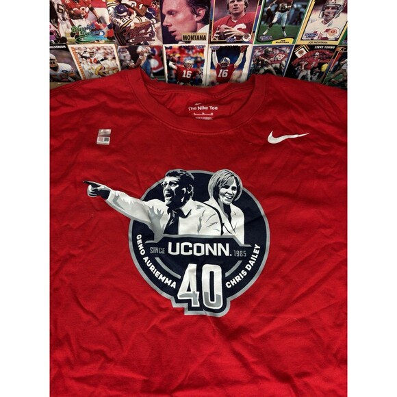 UConn Basketball Geno Auriemma Chris Dailey 40 Years T Shirt In Game Promo SZ XL - Picture 1 of 6